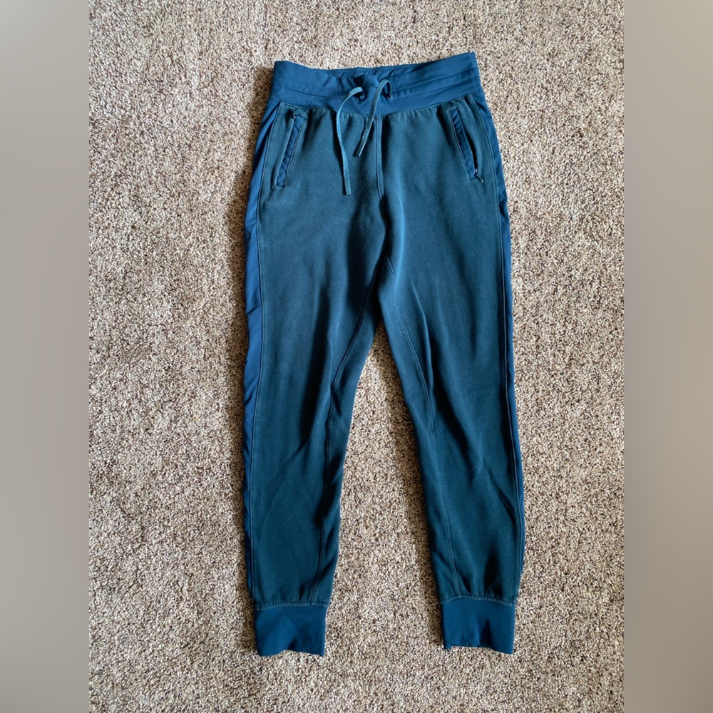 Women’s Lululemon Joggers Size 4